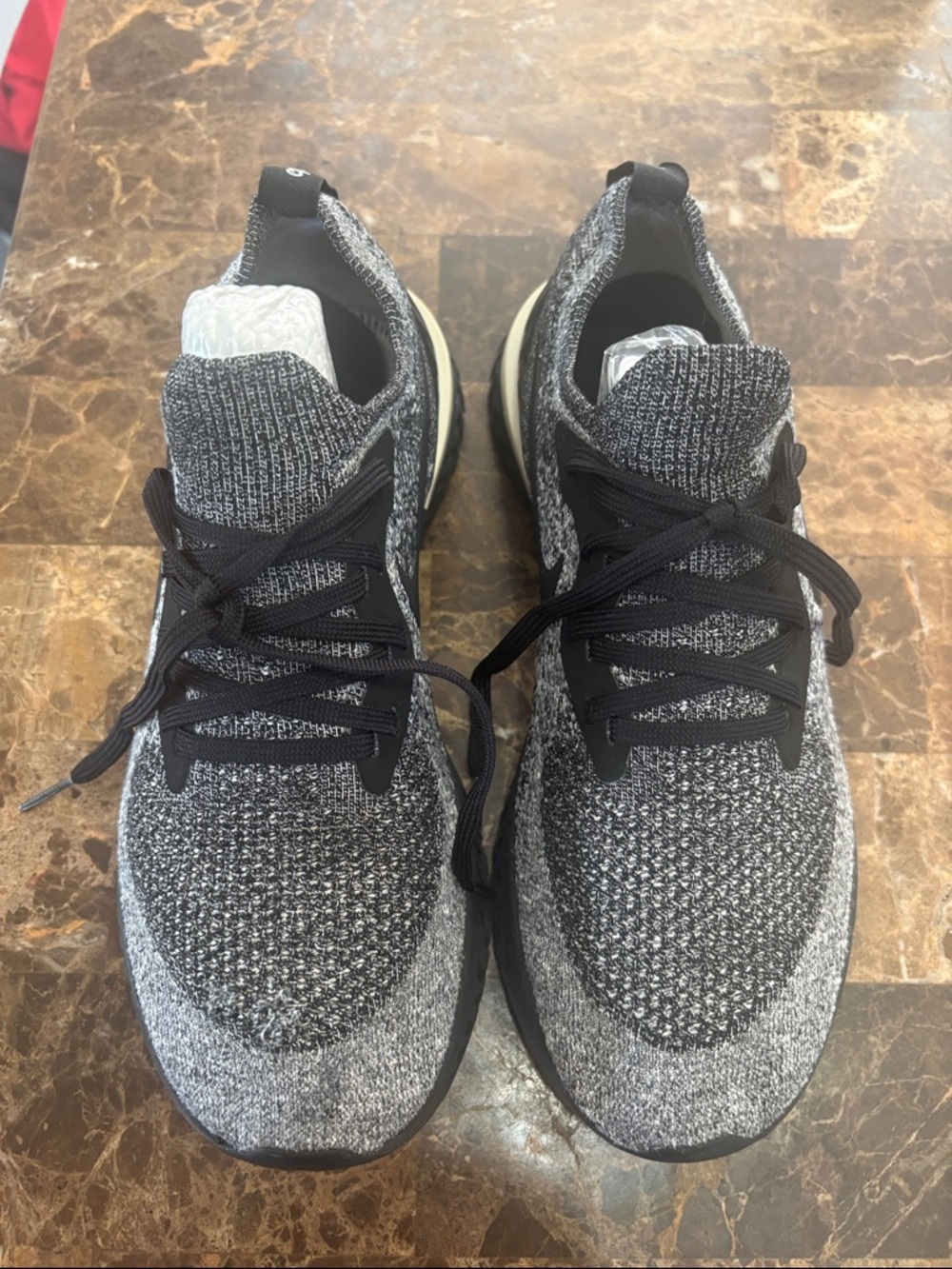 Nike Epic React Flyknit Oreo W AQ0070-011 Women’s 10sz Athletic Sneakers